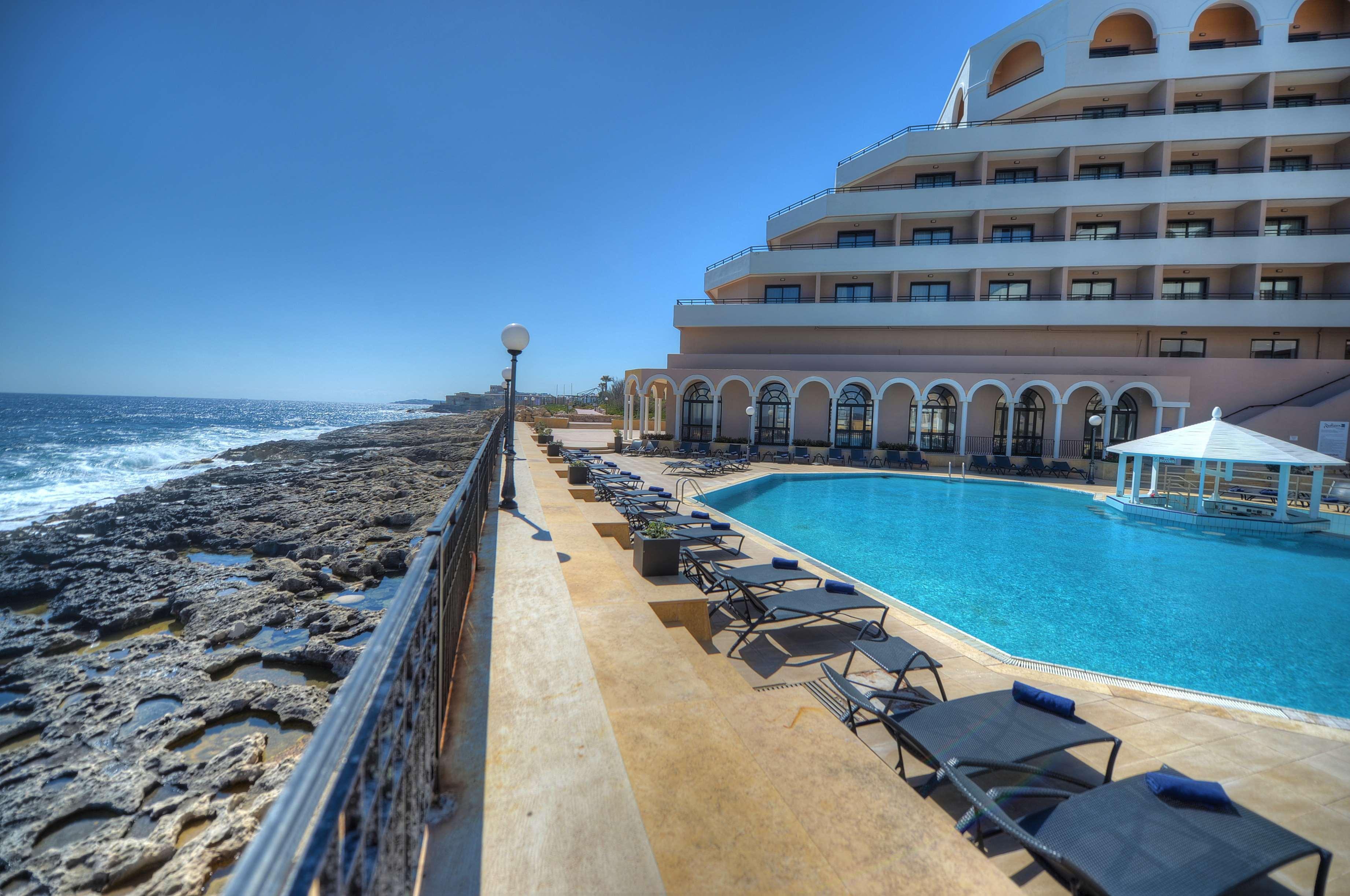Radisson Blu Resort, Malta St. Julian's Bagian luar foto
